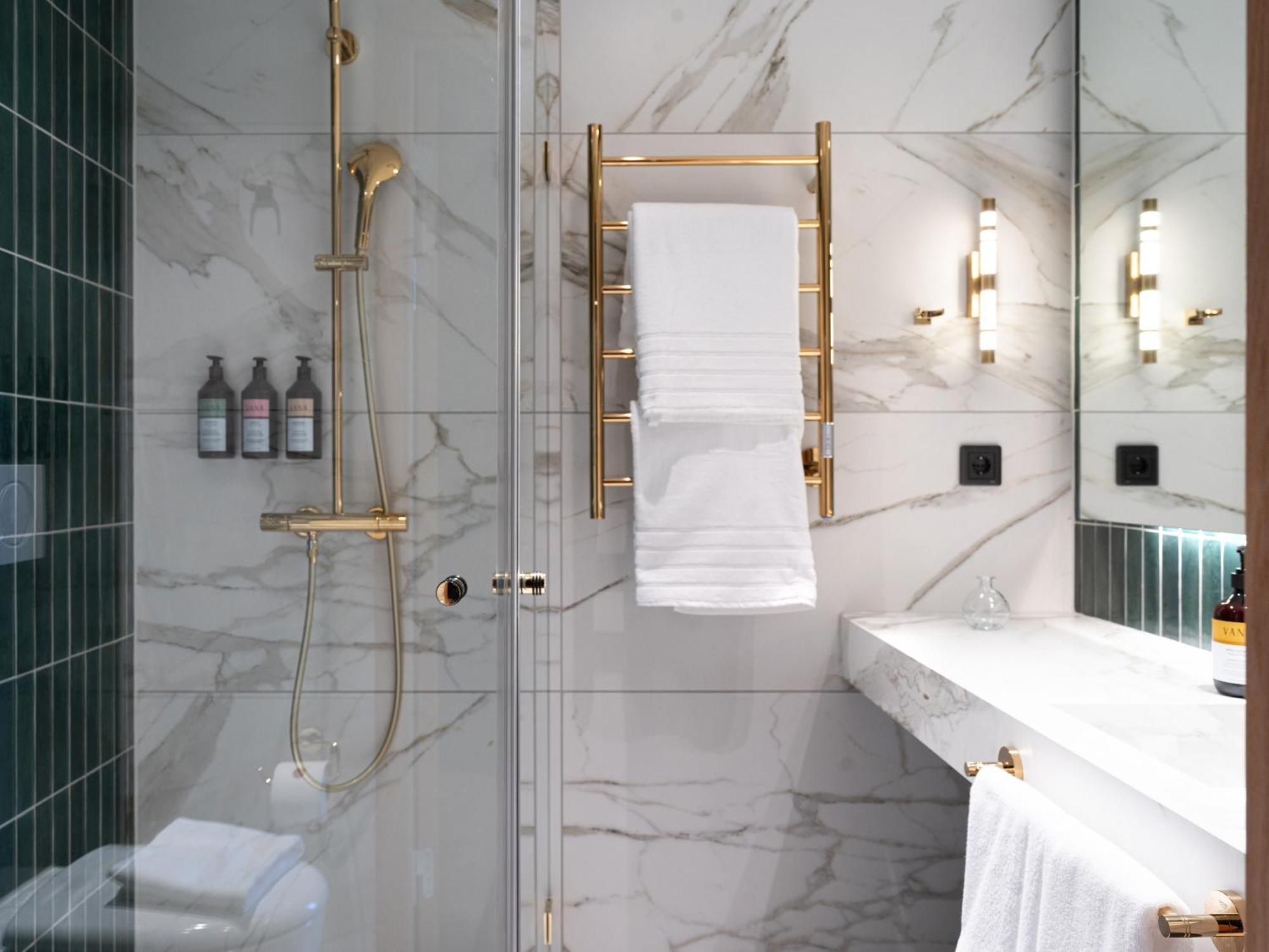 Elite Hotel Frost - Hotel & Spa คิรูนา ภายนอก รูปภาพ